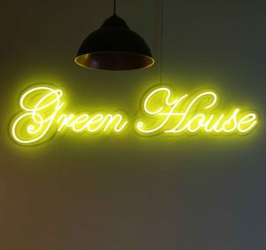 неоновая вывеска: green house